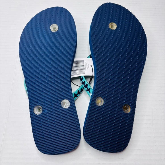 New VERA BRADLEY Blue Island Medallion Flip Flops Size Medium - Picture 5 of 6